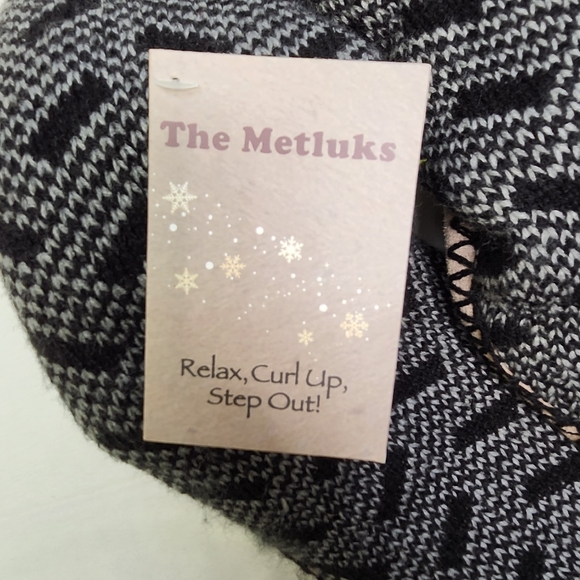 The Metluks Knitted Slipper Socks with Anti-Slip Sole - Picture 2 of 4